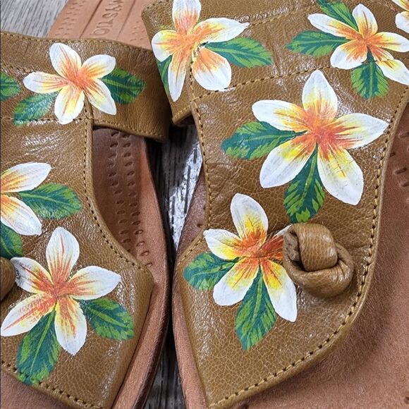Mystique Hand Painted Flowers Leather Thong Sandals - Picture 2 of 2